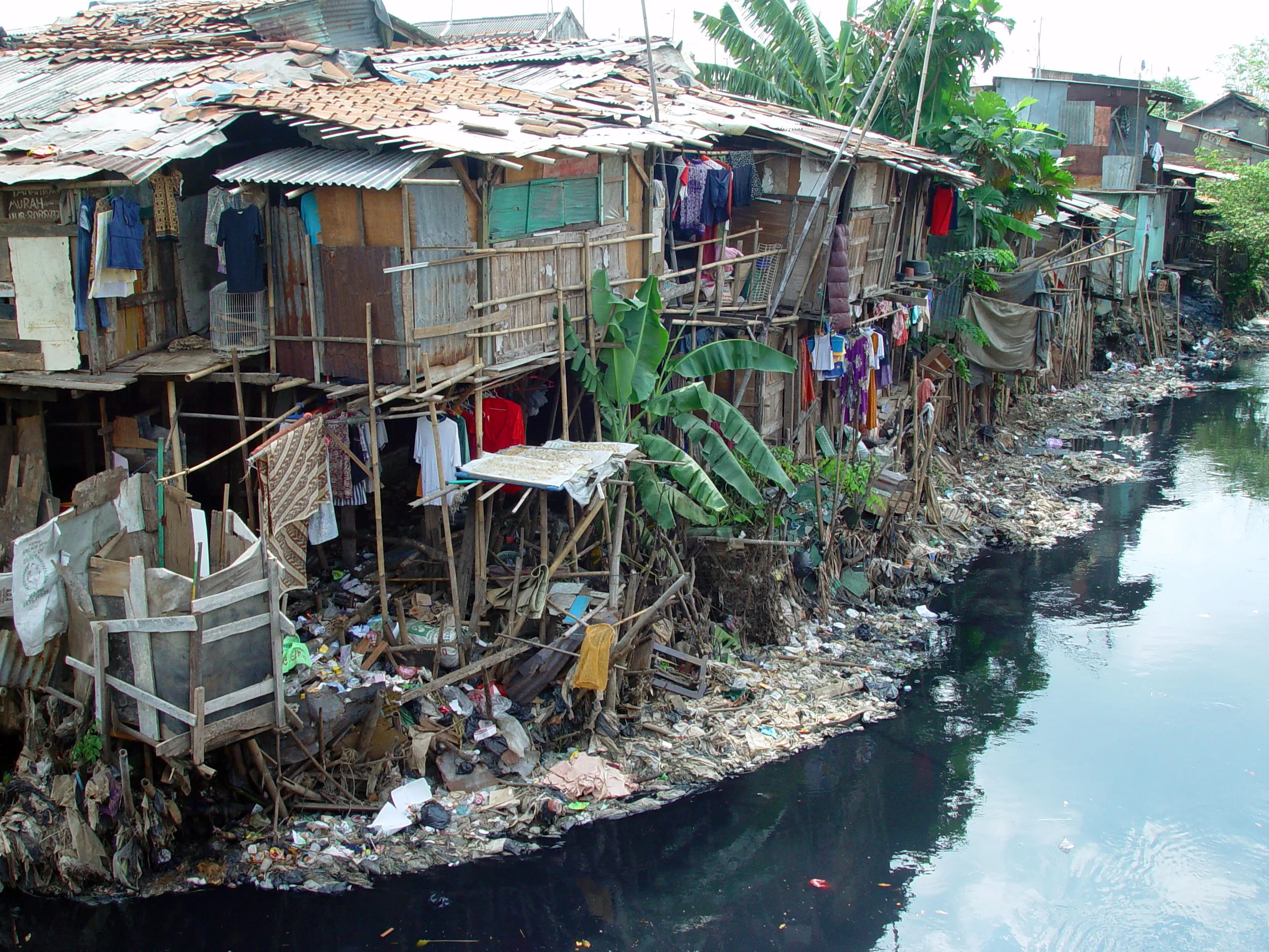 Jakarta_slumhome_2