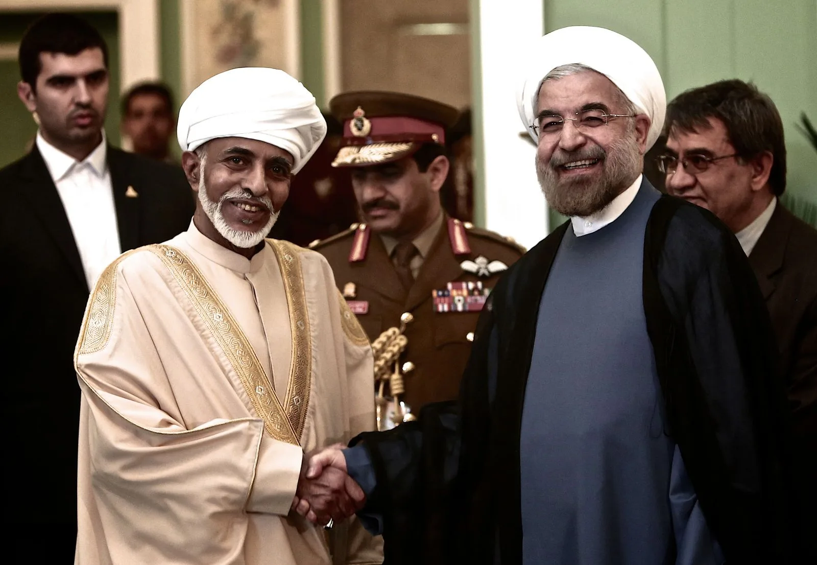 Iranian-President-Hassan-Rowhani-poses-for-a-picture-with-Omans-Sultan-Qaboos-bin-Said