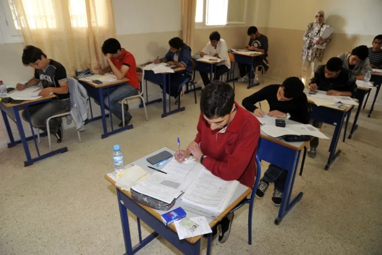 طلاب ثانوية عامة خلال إحدى الامتحانات - (ارشيفية)