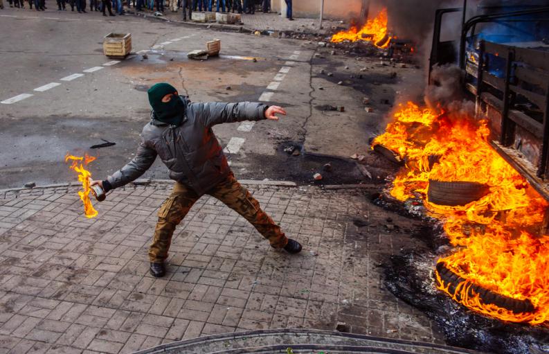 متظاهر في أوكرانيا