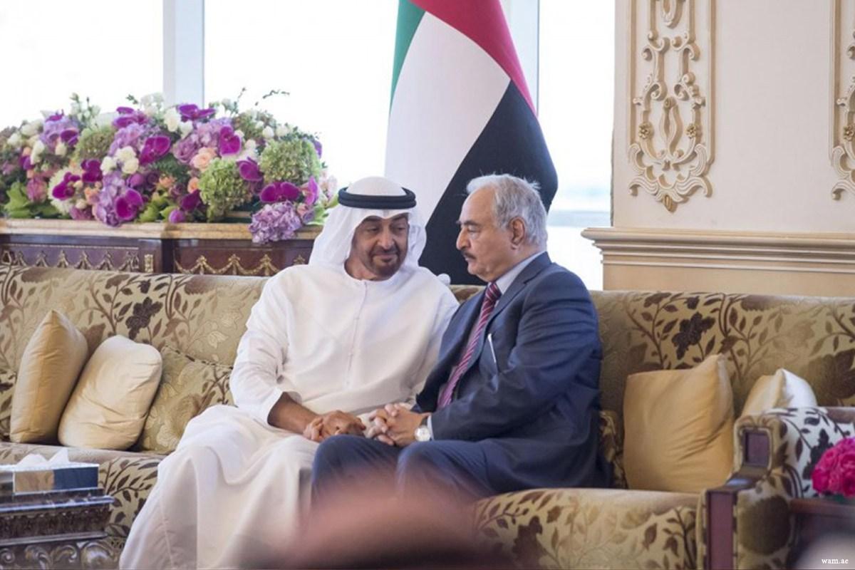 تعمل الإمارات على الاستفادة قدر الإمكان من الأزمة الليبية