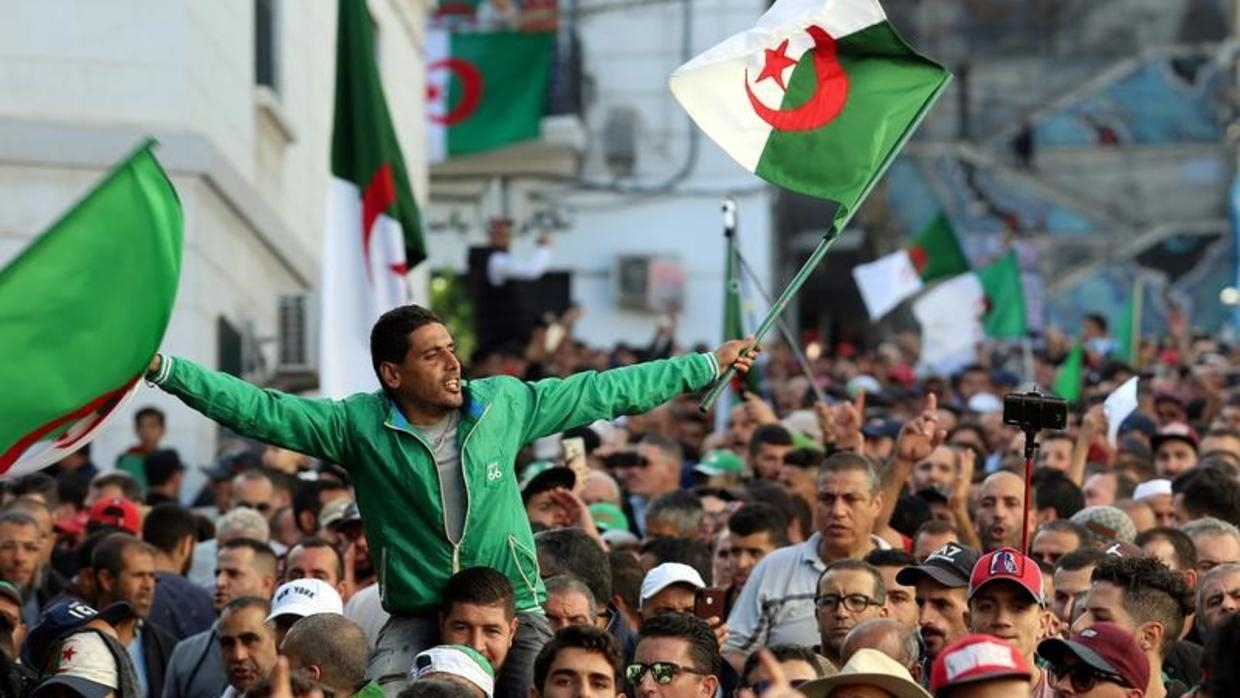 تواصل الاحتجاجات في مدن الجزائر