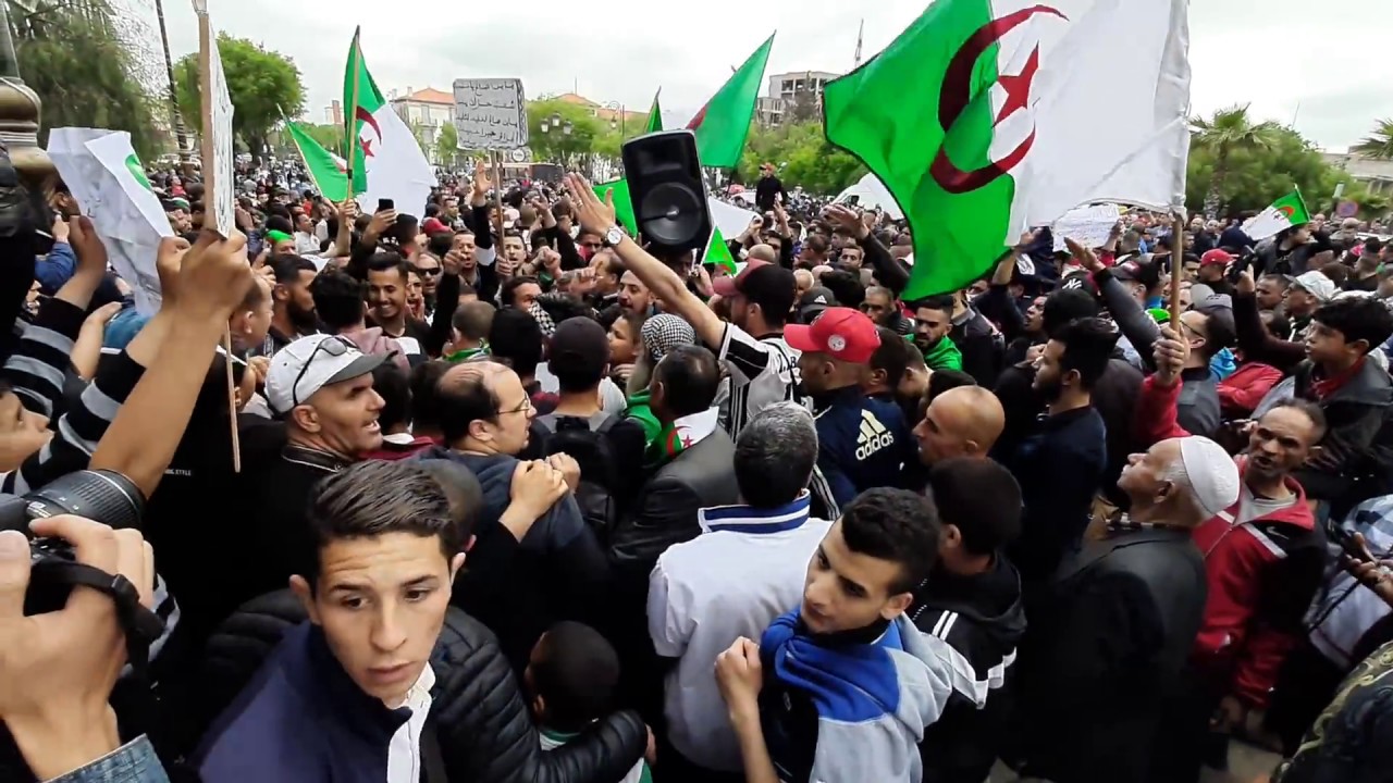 تواصل الاحتجاجات في الجزائر
