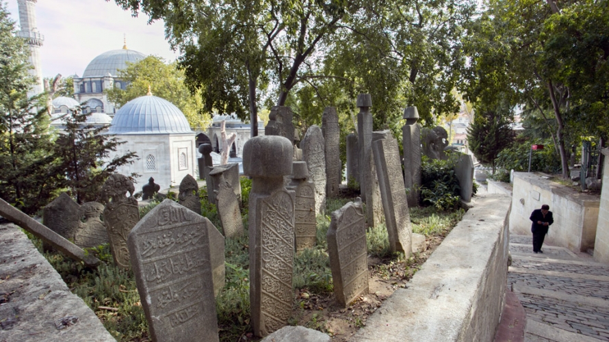 شواهد قبور عثمانية في إسطنبول