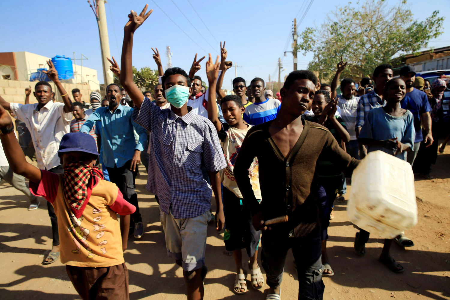 حضور للصوفية في احتجاجات السودان 