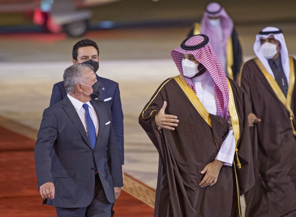 ولي العهد السعودي الأمير محمد بن سلمان يستقبل العاهل الأردني الملك عبد الله الثاني في الرياض في 8 آذار/ مارس 2021.
