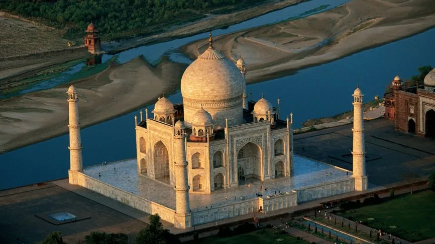 Taj-Mahal-Agra-pollution-866x487