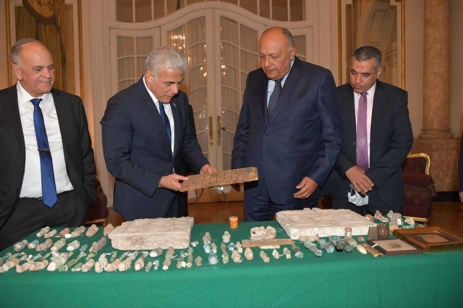 تل أبيب تسلم مصر قطع أثرية مسروقة