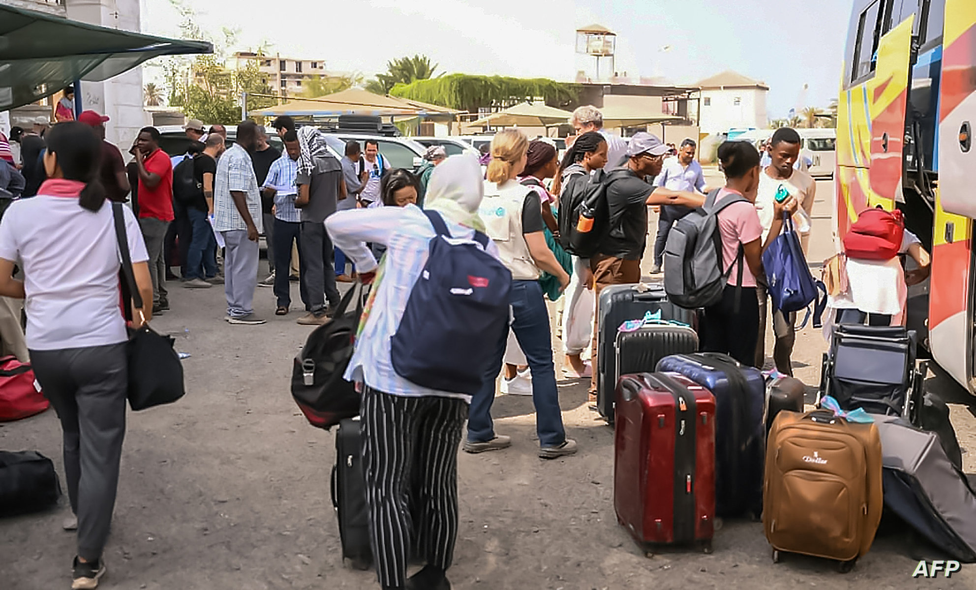 معاناة السودانيين